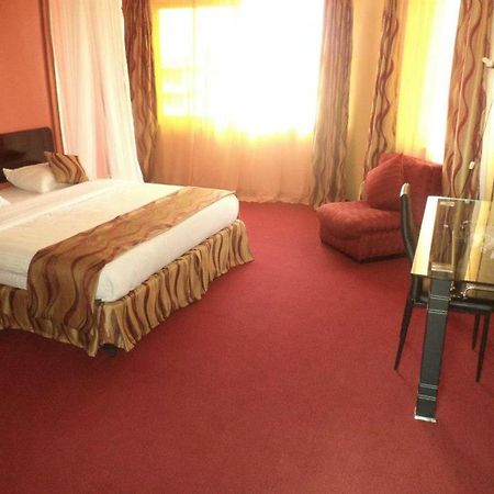 Royal City Dubai Complex Kisumu Luaran gambar