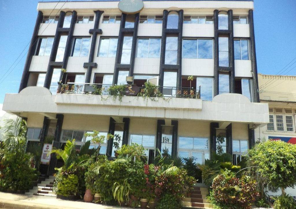 Royal City Dubai Complex Kisumu Luaran gambar