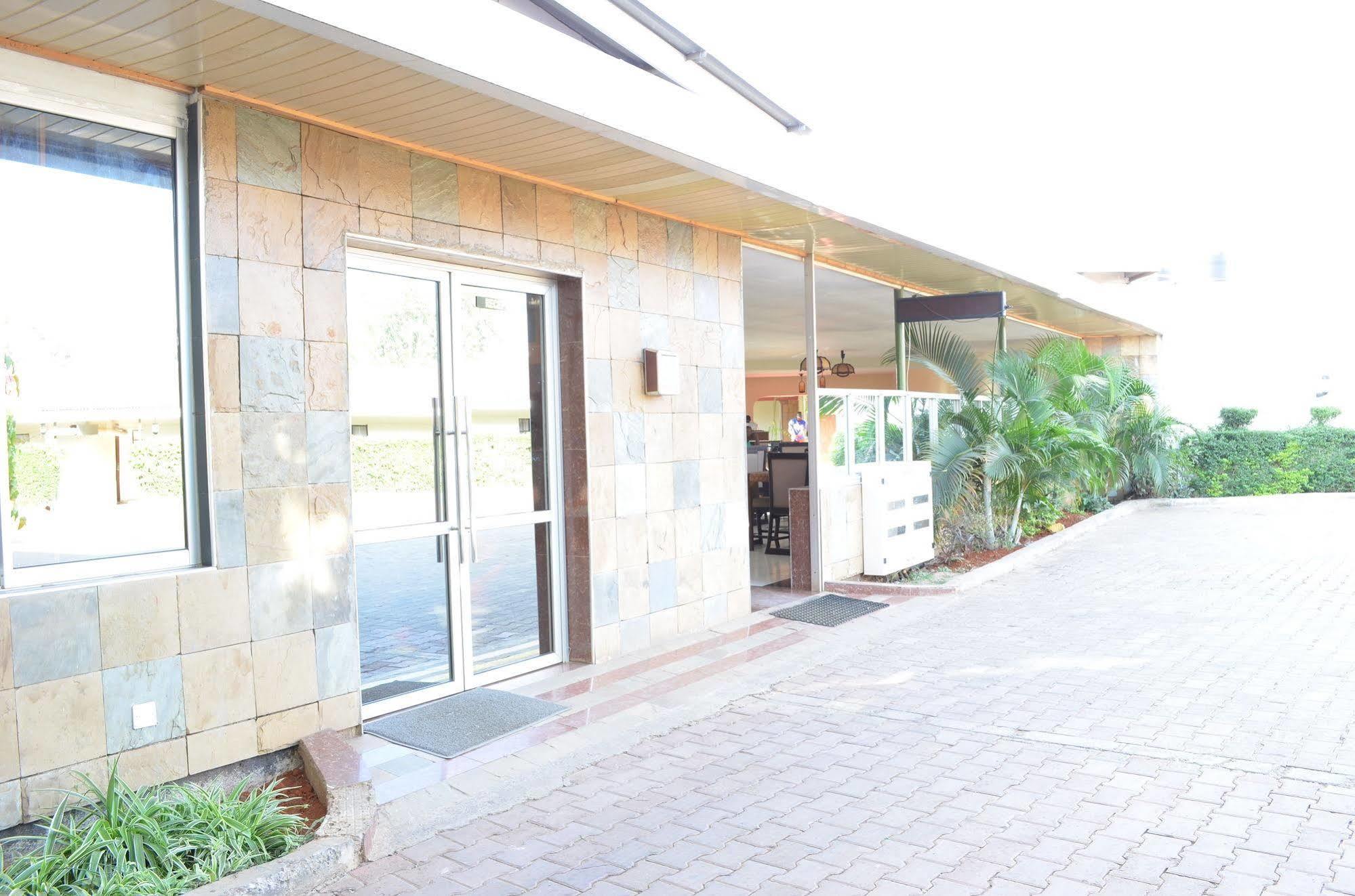 Royal City Dubai Complex Kisumu Luaran gambar