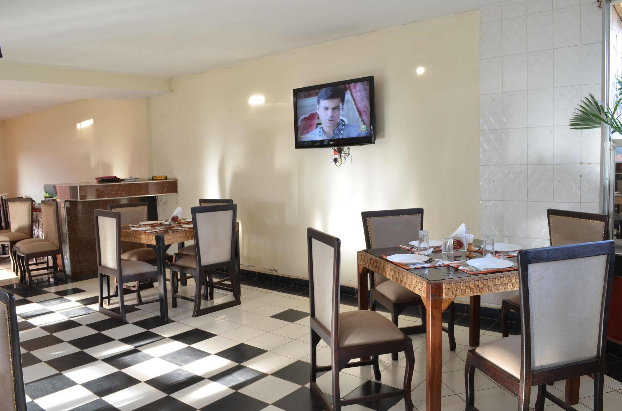 Royal City Dubai Complex Kisumu Luaran gambar