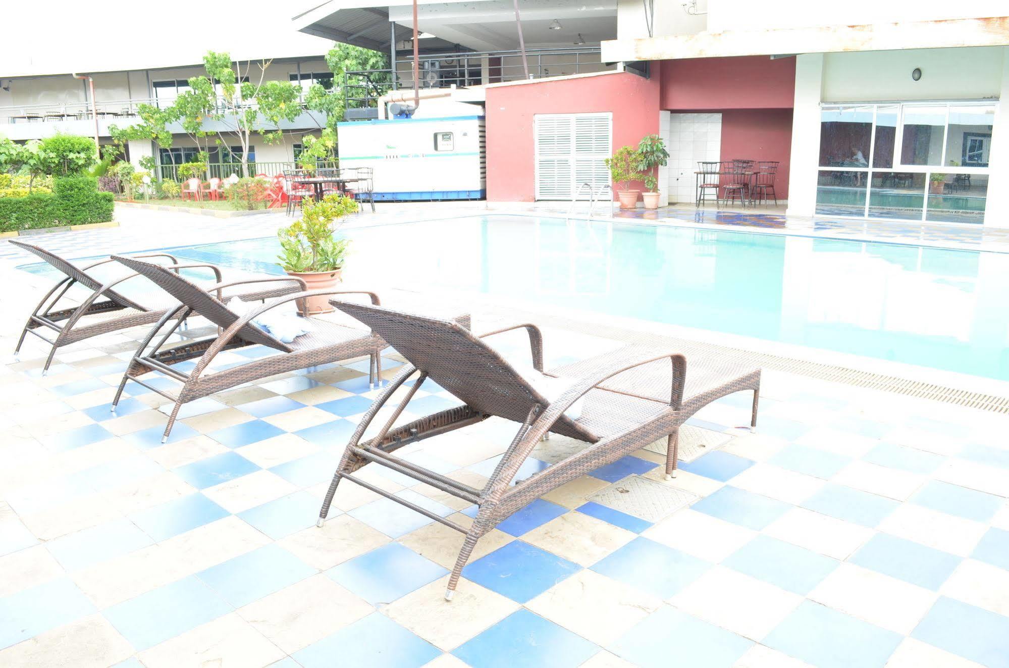 Royal City Dubai Complex Kisumu Luaran gambar