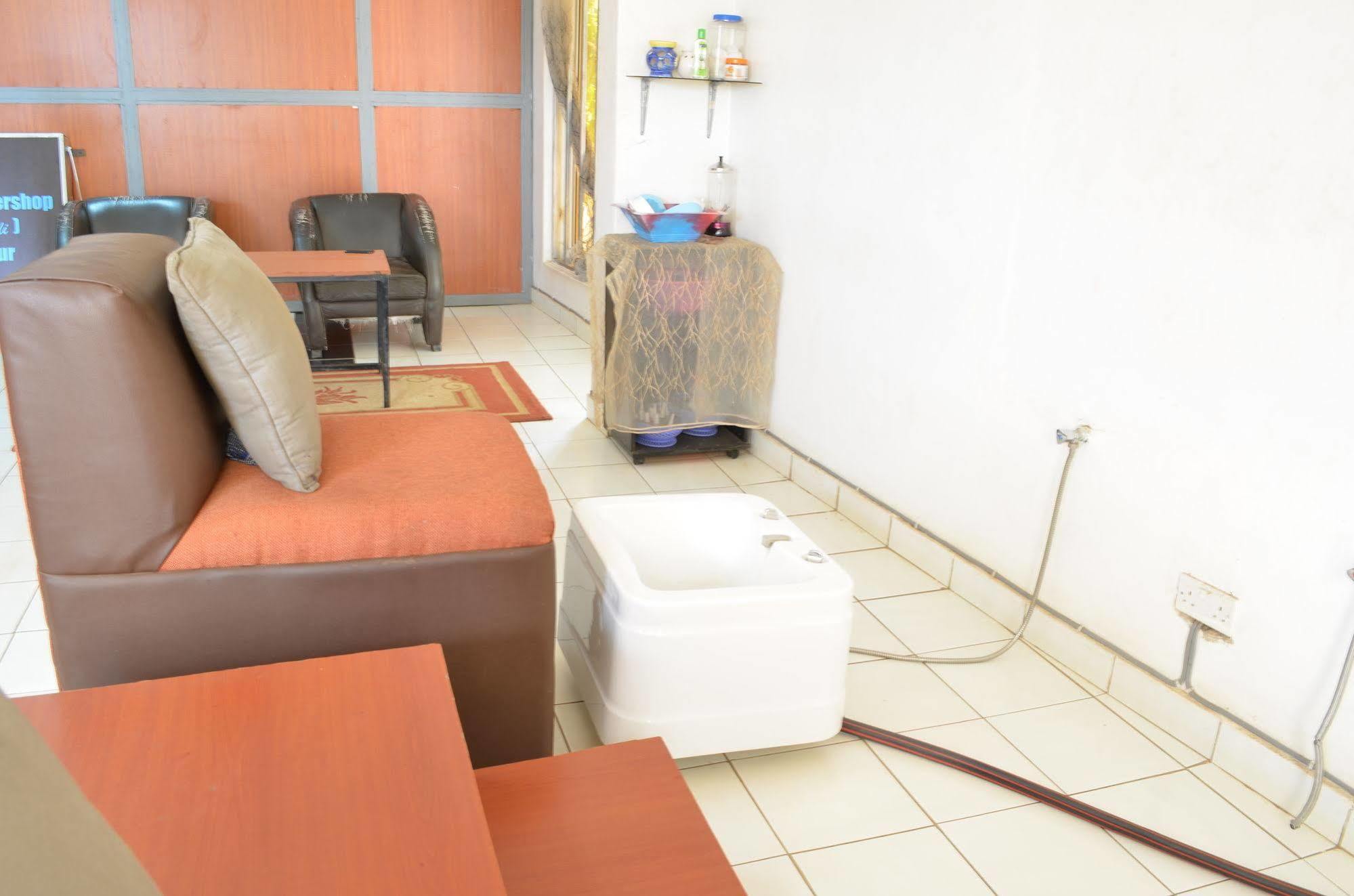 Royal City Dubai Complex Kisumu Luaran gambar