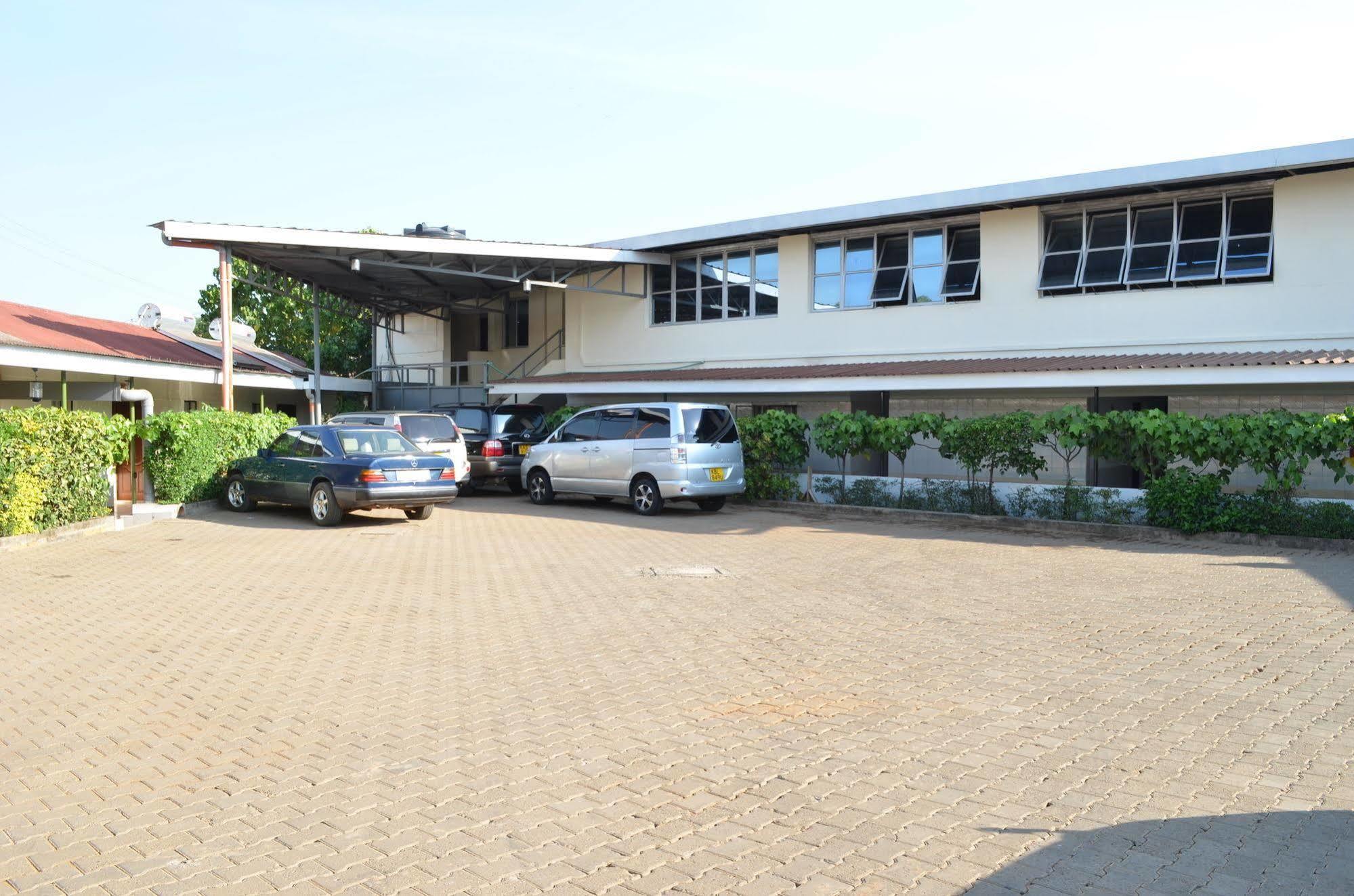 Royal City Dubai Complex Kisumu Luaran gambar