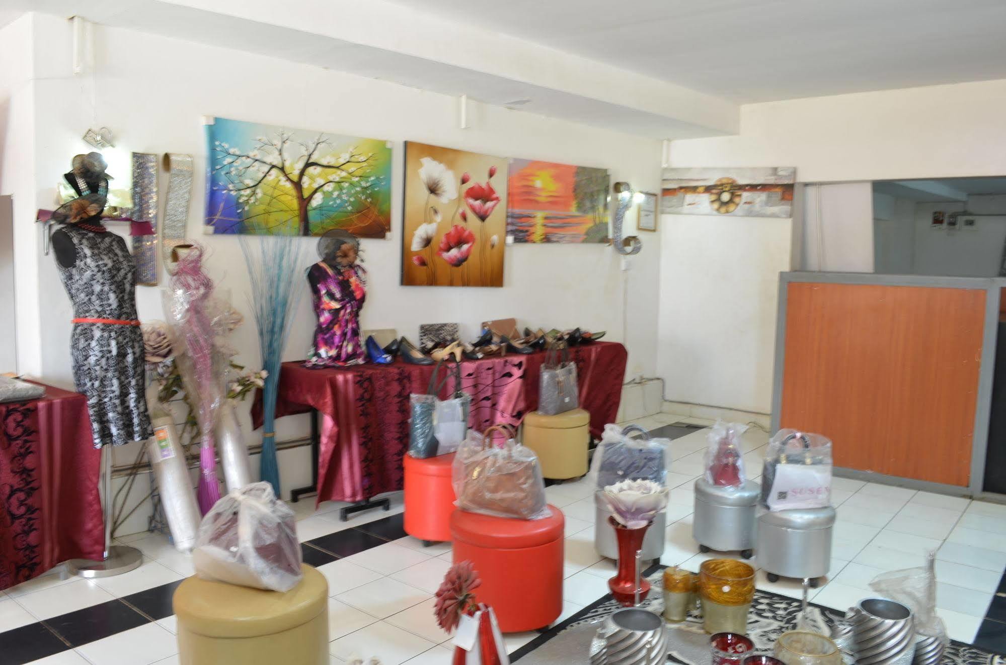 Royal City Dubai Complex Kisumu Luaran gambar