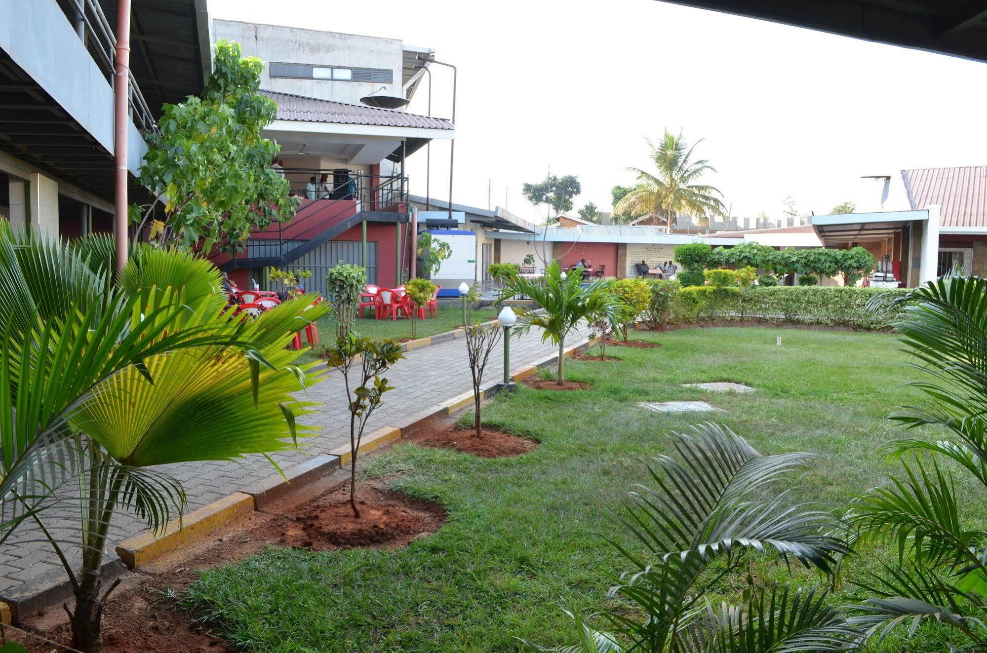 Royal City Dubai Complex Kisumu Luaran gambar